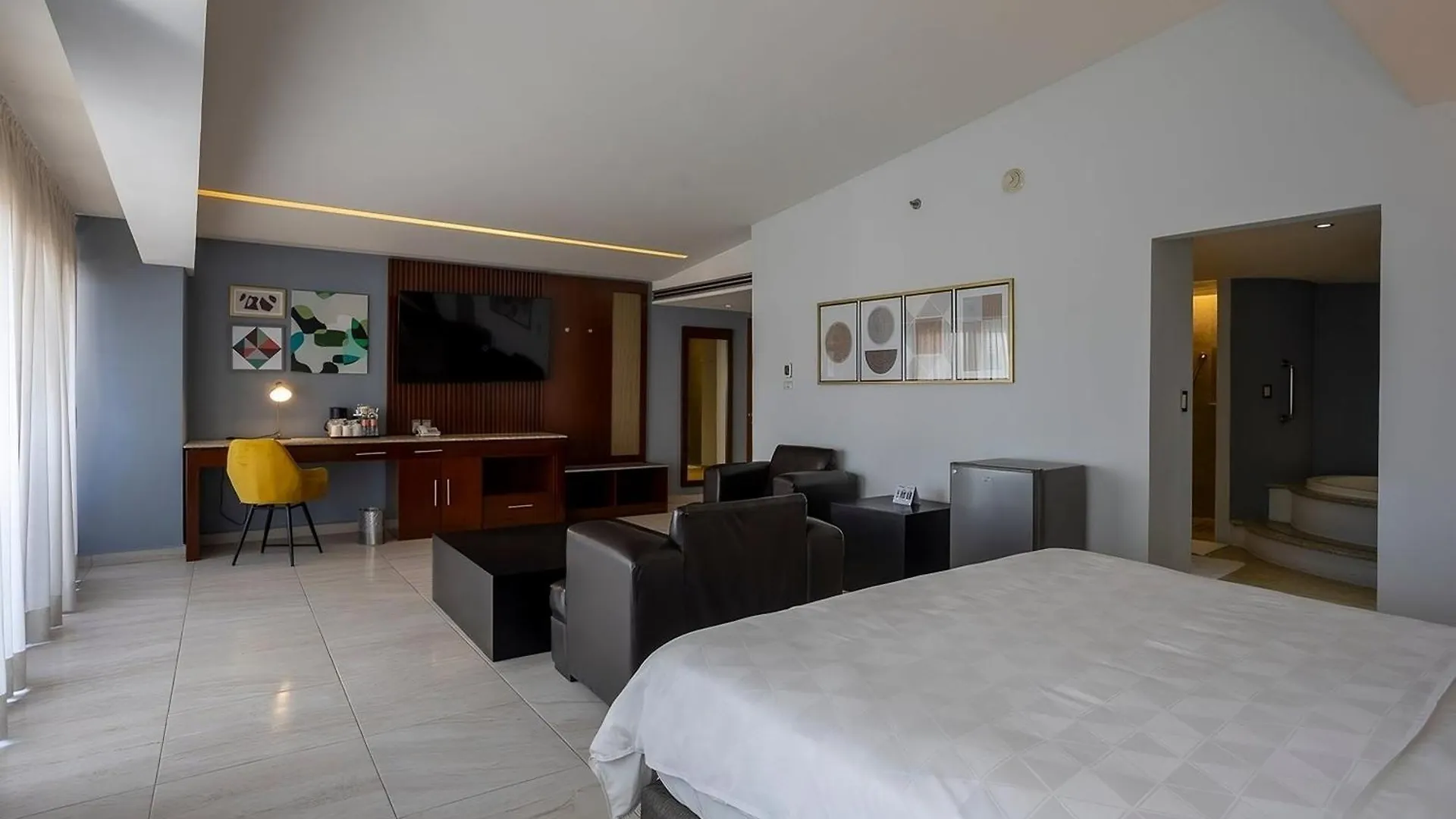 Holiday Inn Puebla Finsa By Ihg