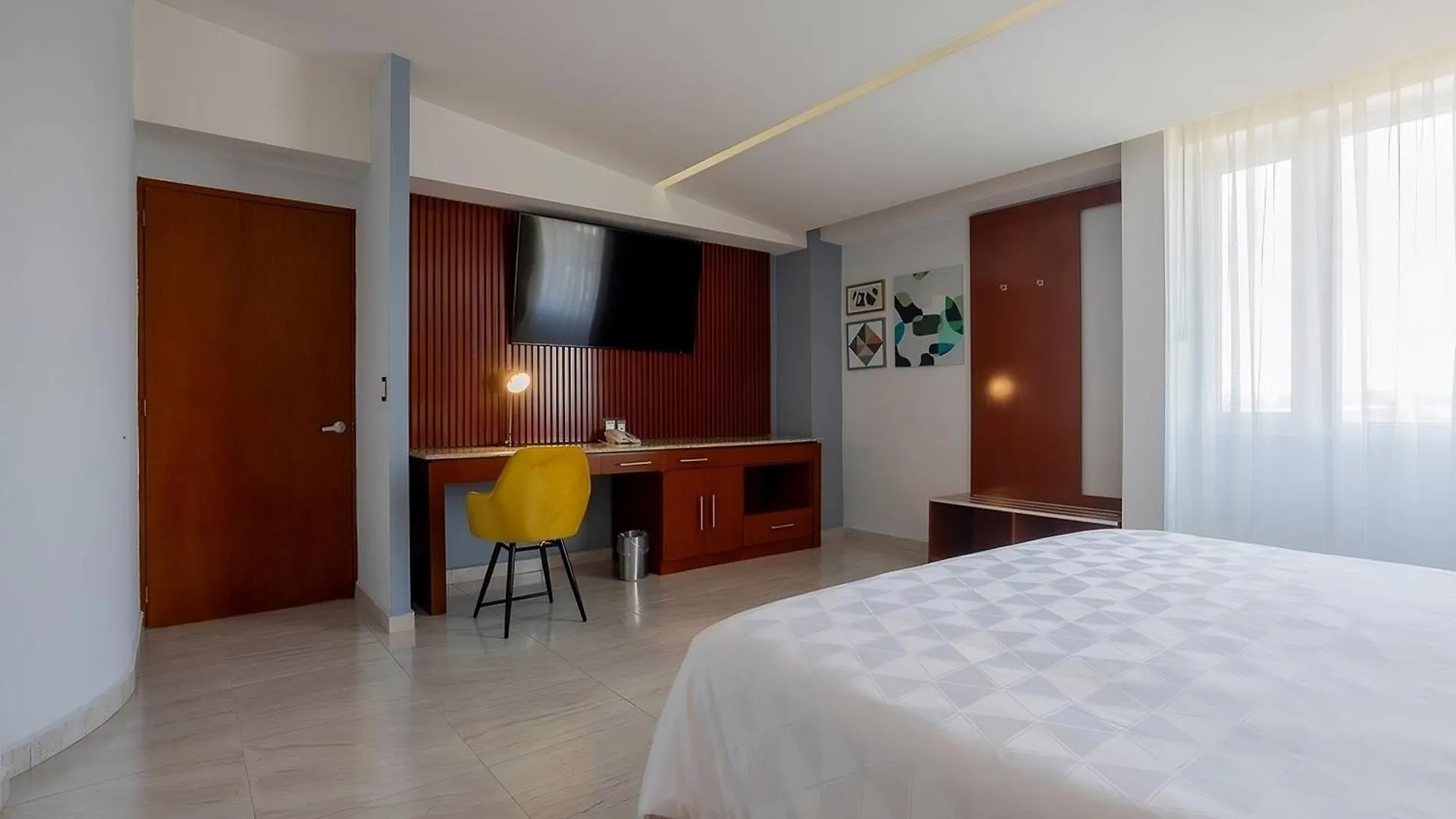 Holiday Inn Puebla Finsa By Ihg Hotel